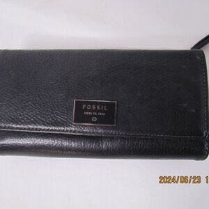 Preowned Black Fossil Womens Wallet/Clutch